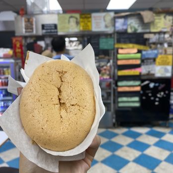 Kam Hing Bakery - Original sponge cake - Bakeries Near Me - New York, New York