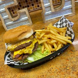 Mely’s - Big Trucker Burger and Fries