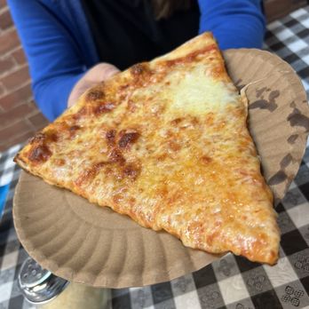 Lakeside Farm Stand - Pizza slice $3 - Pizza Near Me - Guilford, Connecticut Lakeside Farm Stand - Pizza slice $3 - Pizza Near Me - Guilford, Connecticut