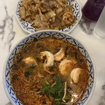 Kin Dee - Shrimp Tom Yum Noodle Soup Pad See Ew - Thai Near Me - Houston, Texas