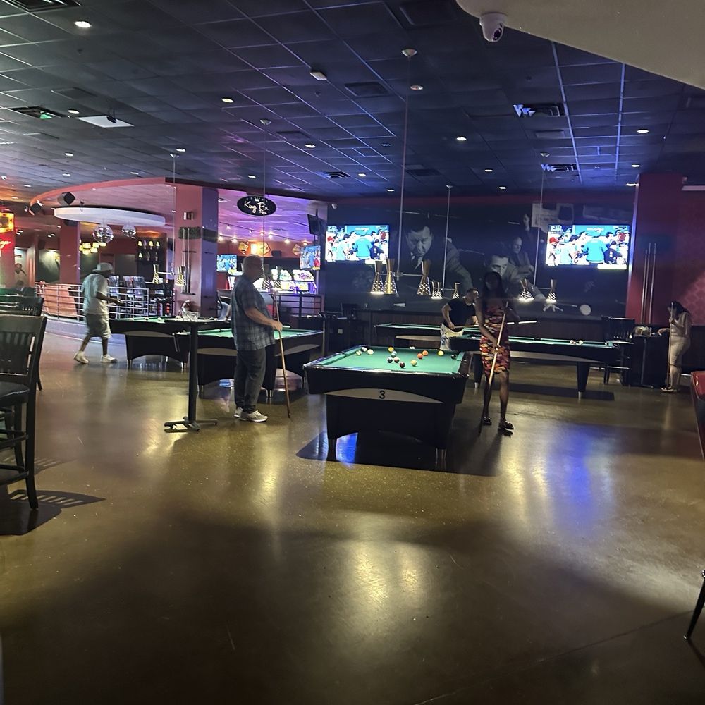 Kings Dining & Entertainment - American Near Me - Raleigh, North Carolina Kings Dining & Entertainment - American Near Me - Raleigh, North Carolina