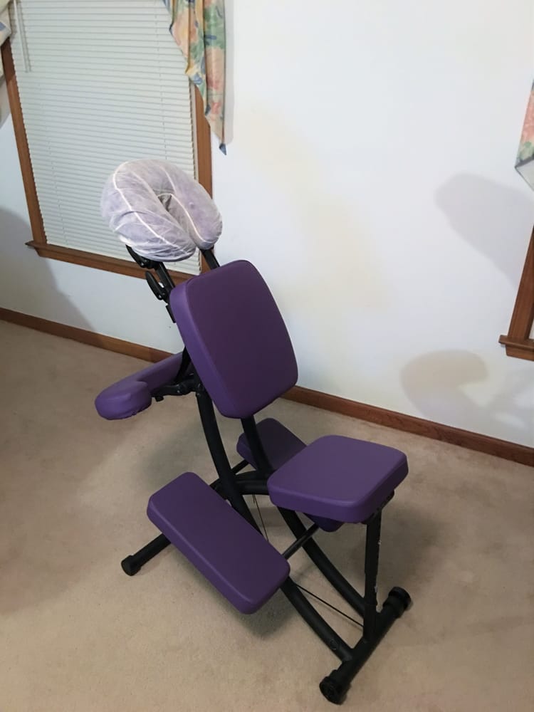 Calming Crow Mobile Massage LLC Logo