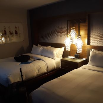 Seattle Airport Marriott - Room - Hotels Near Me - Seattle, Washington