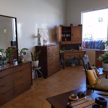 The Lucky Pig - Dec 2020 - Used, Vintage & Consignment Near Me - Los Angeles, California