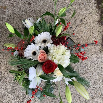 Plush Floral Studio - Beautiful, fresh, festive floral arrangements. Shop online for pick up by appointment or delivery throughout Metro Vancouver. - Florists Near Me - Burnaby, British Columbia