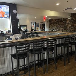 Candlerock Lounge & Billiards