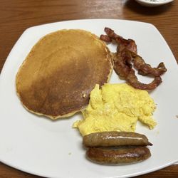 Cosmo's Cafe - Two egg two bacon two pancakes two sausages