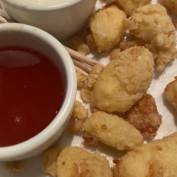 Yard House - Wisconsin Fried Cheese Curds - Bars Near Me - Glenview, Illinois