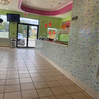 Kiwi Burst - Looking from seats - Ice Cream & Frozen Yogurt Near Me - Lincoln, Rhode Island Kiwi Burst - Looking from seats - Ice Cream & Frozen Yogurt Near Me - Lincoln, Rhode Island