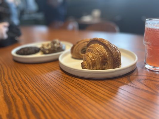 Milli by Metric by null