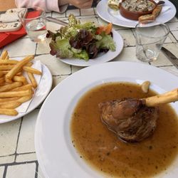 L'atelier - Lamb shank with salad et pomme frites