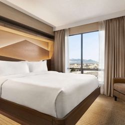 Hilton Vancouver Airport - Guest room