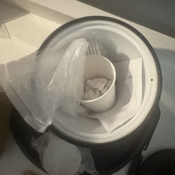 Hampton Inn and Suites Deptford - Ice bucket filled with trash - Hotels Near Me - Deptford, New Jersey