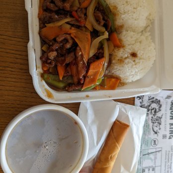 Dragon King Chinese Restaurant - Spicy garlic pork lunch combo with hot & sour soup and vegetable spring roll. - Chinese Near Me - Fountain, Colorado Dragon King Chinese Restaurant - Spicy garlic pork lunch combo with hot & sour soup and vegetable spring roll. - Chinese Near Me - Fountain, Colorado