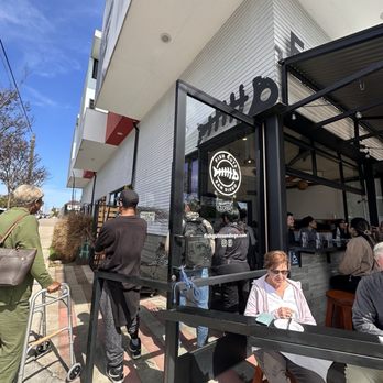 Fish Guts - Outside on the corner - Seafood Near Me - San Diego, California