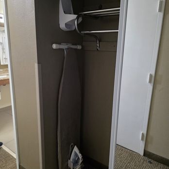 Comfort Inn - Large closet with hangers, luggage rach, iron&board - Hotels Near Me - Memphis, Tennessee