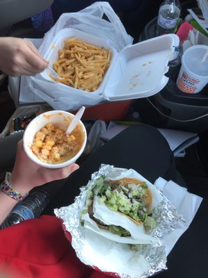 Los Tacos by null