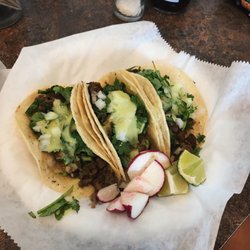 Taqueria La Perla - Steak tacos