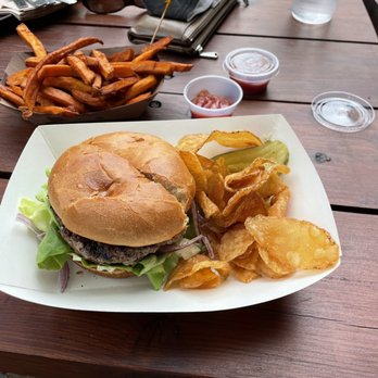 Alice's Restaurant - Farmers hamburger - Diners Near Me - Woodside, California Alice's Restaurant - Farmers hamburger - Diners Near Me - Woodside, California