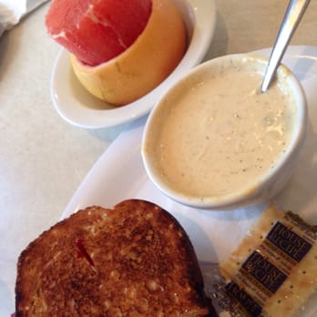 Citrus - 1/2 BLT, cup of she crab soup and a half of grapefruit! Yum!! - American Near Me - Virginia Beach, Virginia