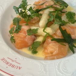 Auberge Jean & Marie - Asparagus with salmon. Delicious
