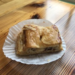 Guava and cheese pastelito