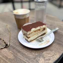DeLillo Pastry Shop - Tiramisu