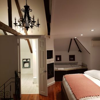 All Suites Whitney Manor - Vacation Rentals Near Me - Kingston, Ontario All Suites Whitney Manor - Vacation Rentals Near Me - Kingston, Ontario