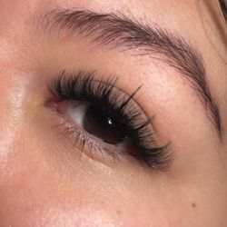 L & I Lash Esthetics - Soft Volume Fullset