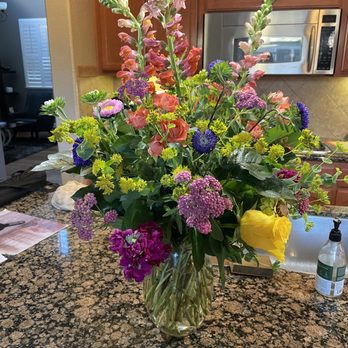 Atrellis Flower & Gifts - Beautiful arrangement! - Florists Near Me - Windsor, California