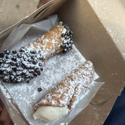 Cannolis