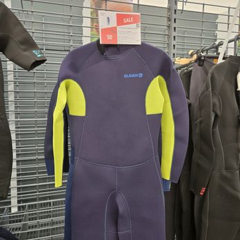 Decathlon - Markham - Shorty wetsuit for kids. Good for outdoor water activities. - Sports Wear Near Me - Markham, Ontario
