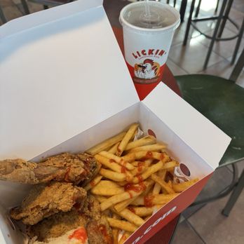Lickin Fried Chicken - 2 Piece Leg Chicken with a dinner roll - Desserts Near Me - Hesperia, California Lickin Fried Chicken - 2 Piece Leg Chicken with a dinner roll - Desserts Near Me - Hesperia, California