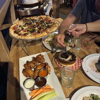 Hideaway House - Built Your Own 14" Pizza (Pepperoni, Jalapeños, and Black Olives) and Tree House Wings (Buffalo and BBQ) - Pizza Near Me - Sedona, Arizona