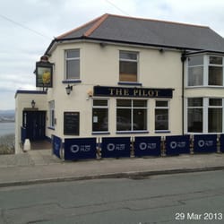The Pilot - Nice fire but no WiFi this side of the pub.
