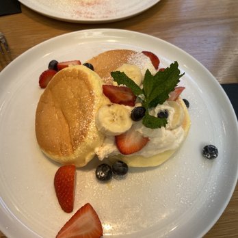 Flipper’s - Fresh fruit pancakes - Pancakes Near Me - New York, New York Flipper’s - Fresh fruit pancakes - Pancakes Near Me - New York, New York