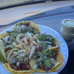 Los Mini Tacos - Al Pastor tacos w/green sauce