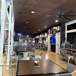 Frozen Sippi's - Inside