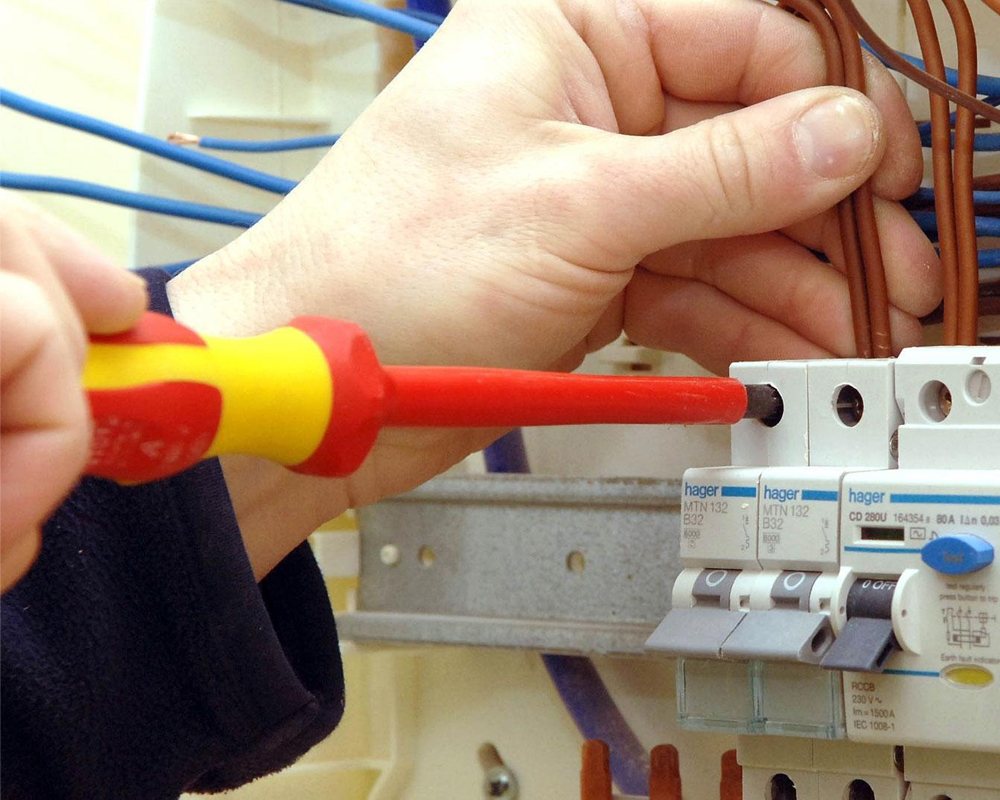 Slide of Sying Electrical Repairs