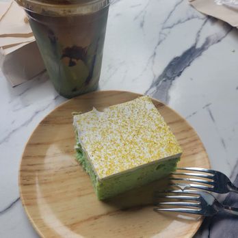 Heyma Yemeni Coffee - Great pistachio milkcake - Coffee & Tea Near Me - Berkeley, California Heyma Yemeni Coffee - Great pistachio milkcake - Coffee & Tea Near Me - Berkeley, California