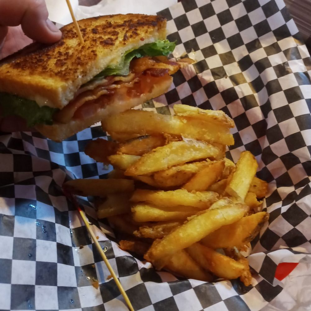 Pour House Pete's - Other half of BLT - Burgers Near Me - Carnation, Washington Pour House Pete's - Other half of BLT - Burgers Near Me - Carnation, Washington