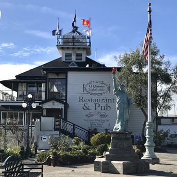 Quinn's Lighthouse - Seafood Near Me - Oakland, California Quinn's Lighthouse - Seafood Near Me - Oakland, California