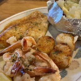 Broiled combination platter Broiled combination platter