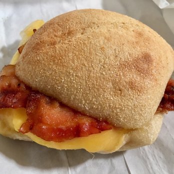 Starbucks - Bacon & Gouda Breakfast Sandwich - Coffee & Tea Near Me - Waipahu, Hawaii