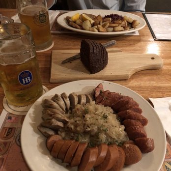 Laschet's Inn - German Near Me - Chicago, Illinois Laschet's Inn - German Near Me - Chicago, Illinois