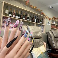 Lotus Nail Bar - Inside