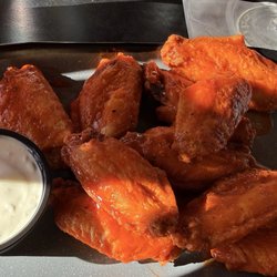The Blase Cafe & Martini Bar - Wings - good - all flats!