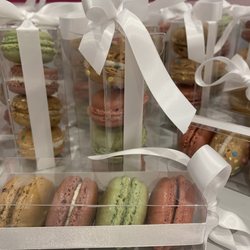 Le Macaron French Pastries - Favors