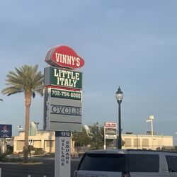 Vinny's Pizzeria - Outside sign