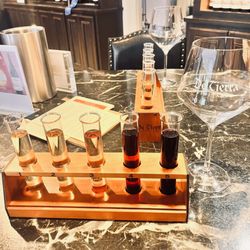 De Tierra Vineyards - Our tasting from left to right: Chardonnay, Pinot Gris, Rosé of Pinot Noir, Pinot Noir, & Red Blend